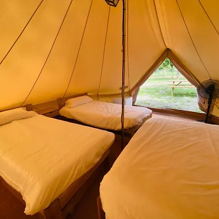 אתר קמפינג Camping Oliana *