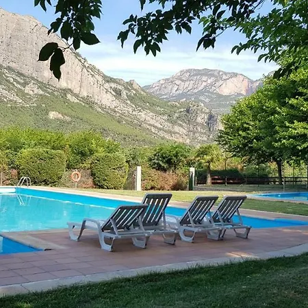 Camping Oliana Campsite